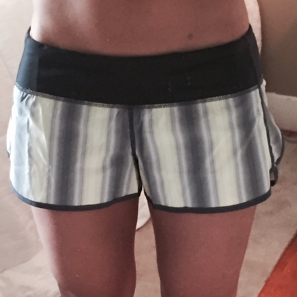 Lululemon shorts sz 8 never worn- gray & lt green