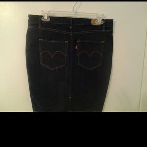 Levi's dark denim skirt