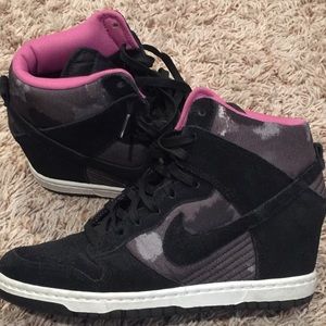 Flash sale MAKE AN OFFER NIKE