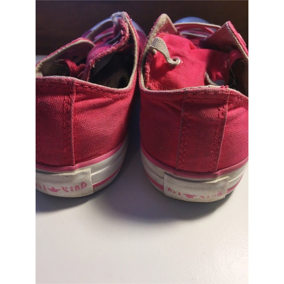 Pink low converses - Picture 2 of 4