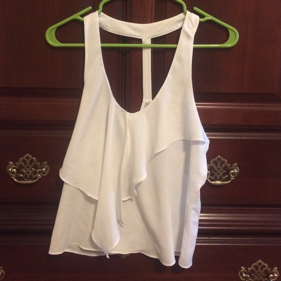 Size M, white ruffle tank - Picture 2 of 4