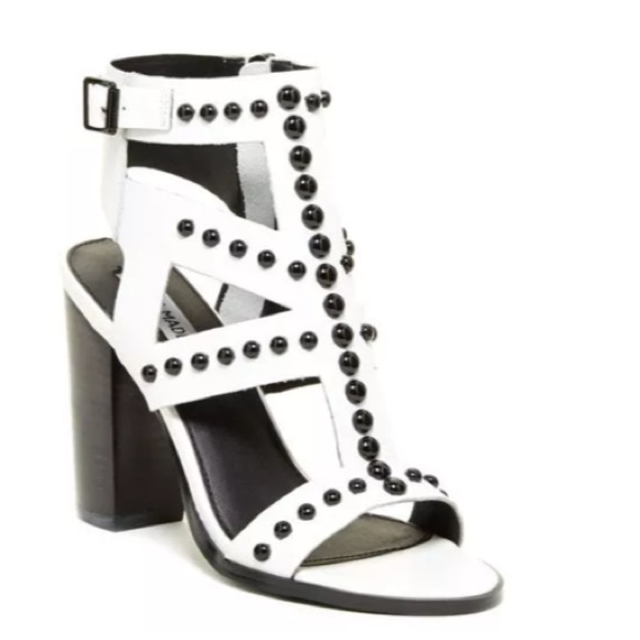 Steve Madden White Studded Sandal❤️🔥