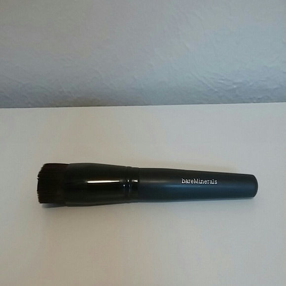 Bare Minerals Perfecting Face foundation brush