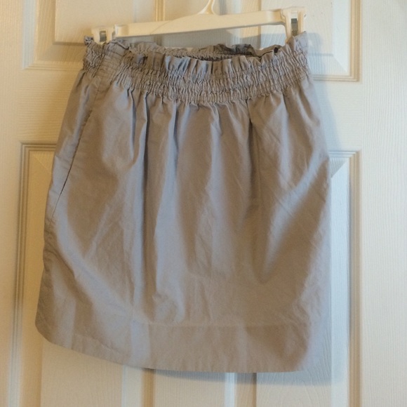 J. Crew light gray skirt with pockets! Size 2