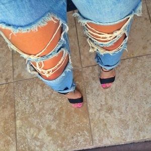 Gently (used) distress boyfriend jeans