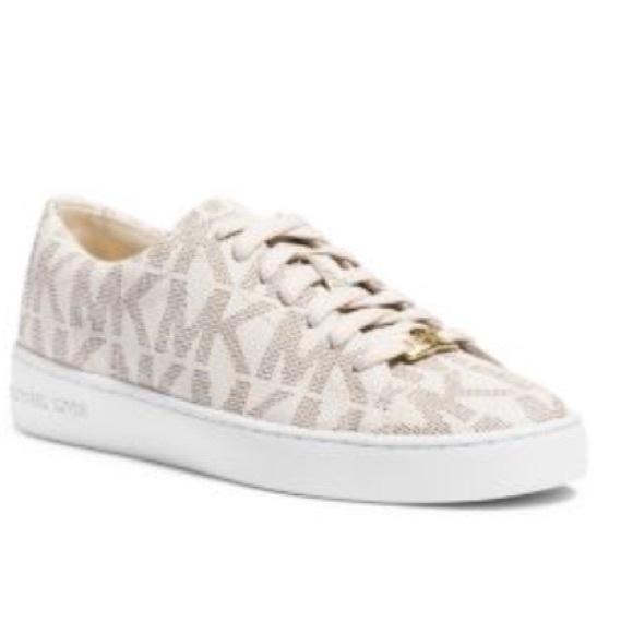 WORN ONCE. MICHAEL MICHAEL KORS SNEAKER.