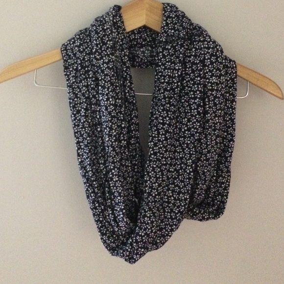 Brandy Melville infinity floral scarf
