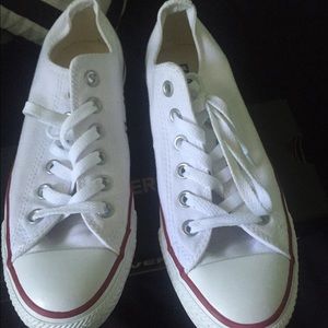 White all star converse
