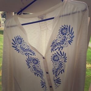Sonoma tunic top 2X off white with blue flowers