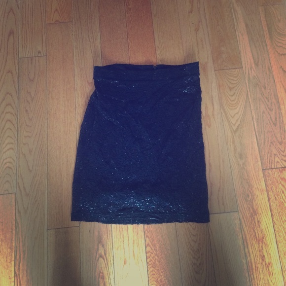 Shimmery pencil skirt