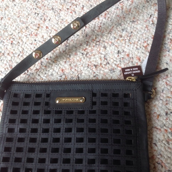 Authentic Michael kors belt bag or wristlet bag😊 - Picture 3 of 3