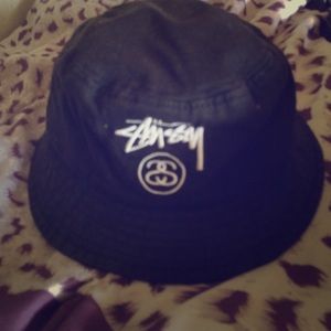 Stussy bucket hat