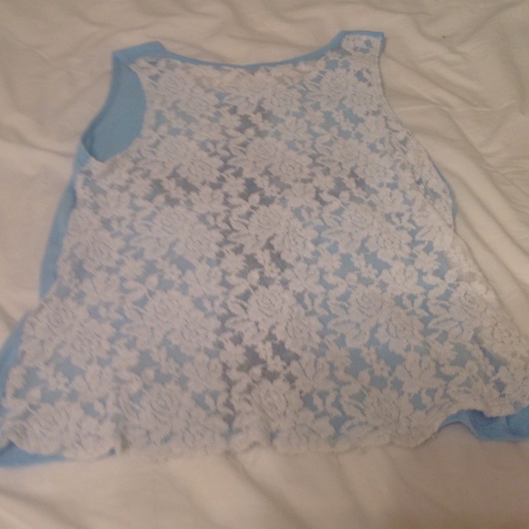 Delias size XS galaxy cross tank - Picture 2 of 2