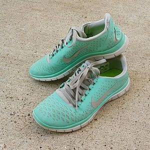 Tiffany Blue 3.0 Nike shoes!!! VERY RARE