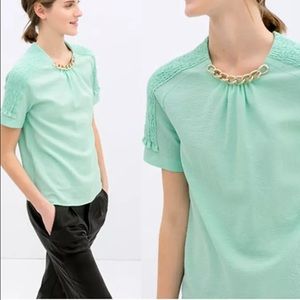 🎉 CLOSET CLEAN OUT 🎉Mint Zara Gold Chain Top