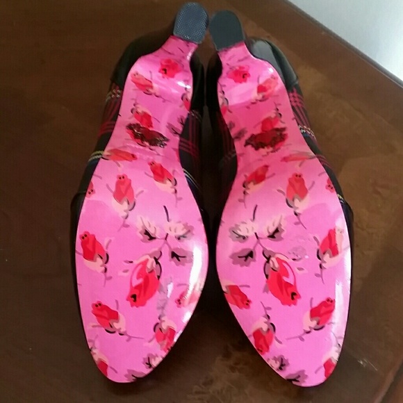 ***SOLD***Betsey Johnson Plaid Pumps 8.5 - Picture 4 of 4