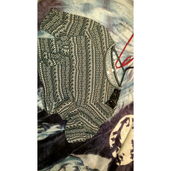 Aztec long sleeve crop top