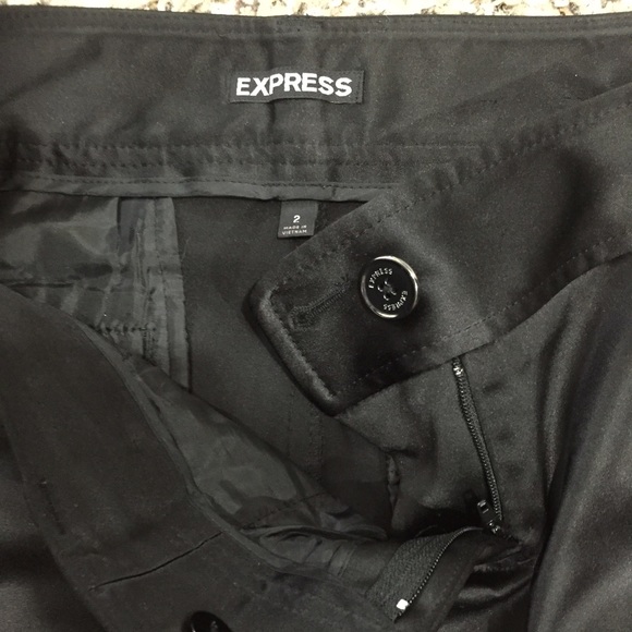 Express silky cuffed shorts - Picture 3 of 3