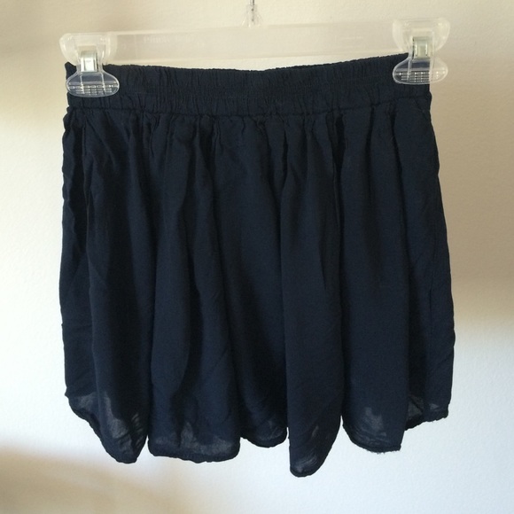Brandy Melville navy skirt