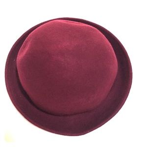 *SOLD* 100% wool women red hat
