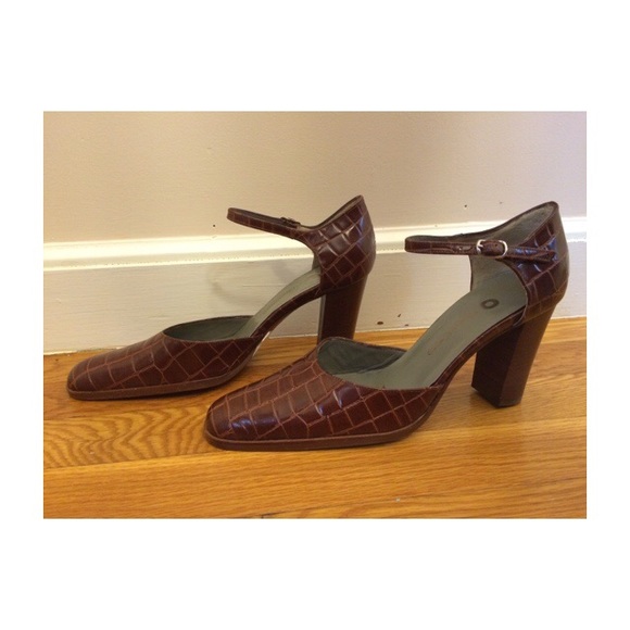 L'AUTRE CHOSE BURGUNDY PUMP - Picture 3 of 3