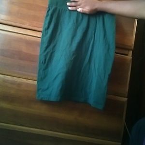 1 Green fitted Forever 21 skirt.