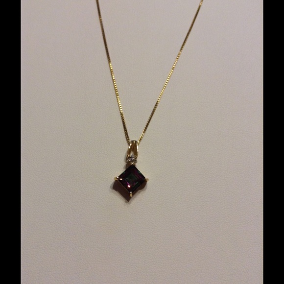 STUNNING TOPAZ NECKLACE ❤️❤️SOLD IN BUNDLE - Picture 2 of 3