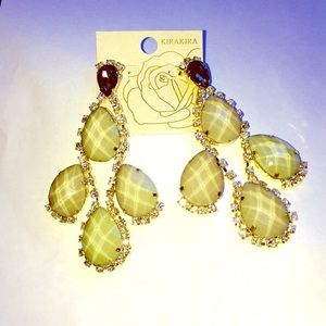 Gold detailed drop earrings