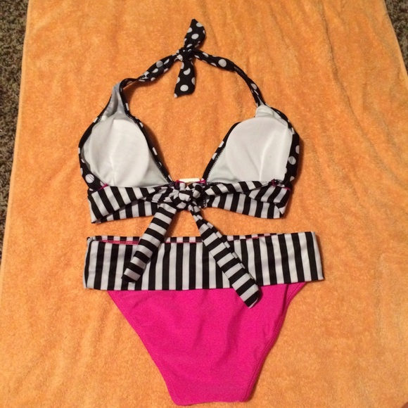 Halter Bikini - Picture 3 of 4