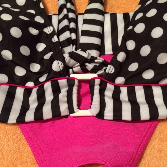 Halter Bikini - Picture 4 of 4