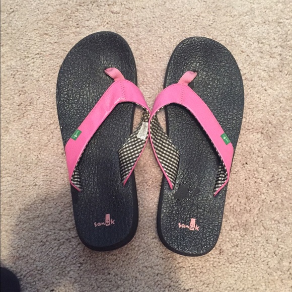 Sanuk flip flops