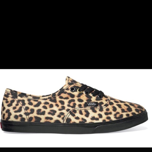 vans cheetah shoes - Picture 1 of 3
