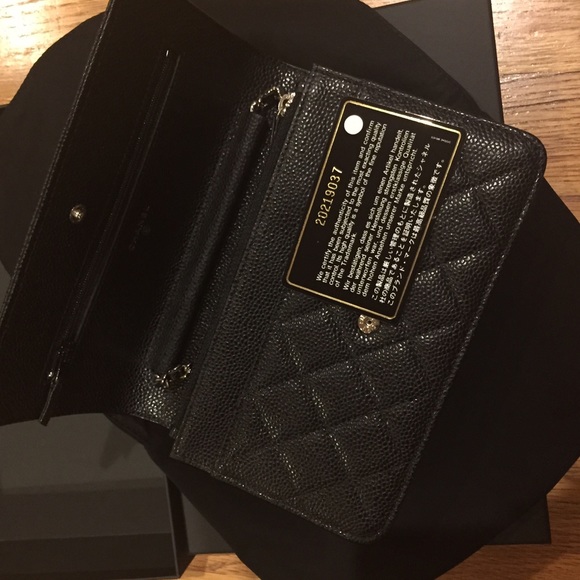 💥SOLD! NIB CHANEL Wallet on Chain WOC - Picture 4 of 4