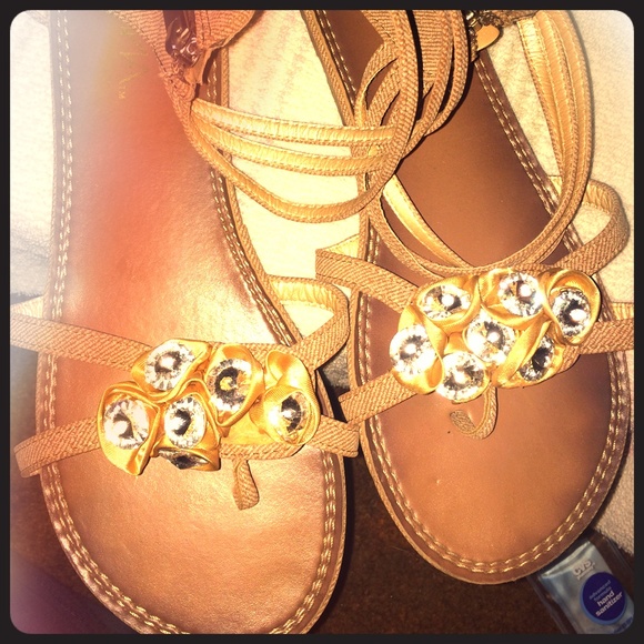 Jeweled Beige Trapped Sandals