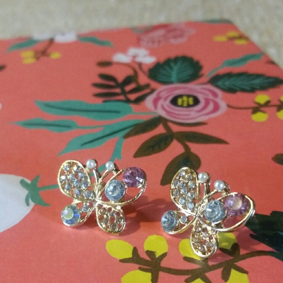 Gold rhinestone & pearl butterfly earrings
