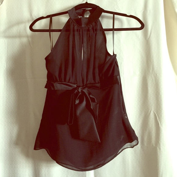 Backless black top