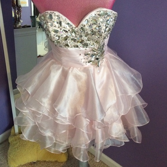 👸🏼 Baby Pink Ruffled Formal Dress