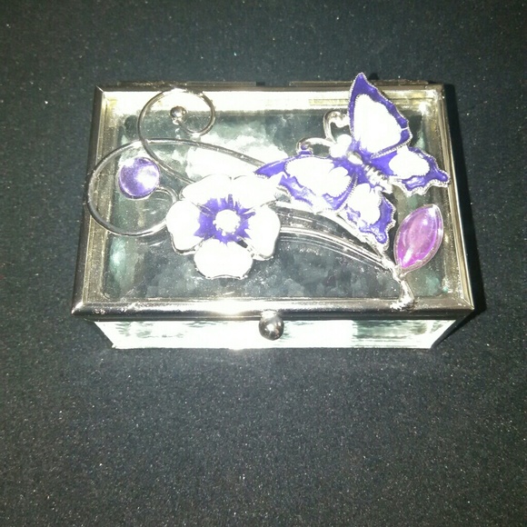 Jewelry box