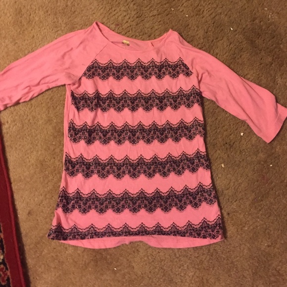 A pink shirt perfect for the fall 😉