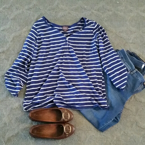 Navy Striped 3/4 sleeve top