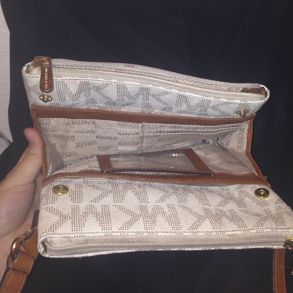 MK crossbody - Picture 4 of 4