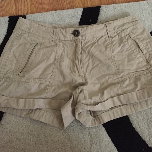 Forever 21 khaki shorts