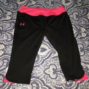 Size L (Girls) Under Armour athletic capris.