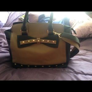 Black/coffee purse hand bag