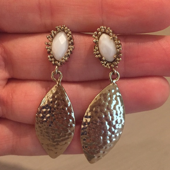 Kendra Scott White Pearl Earrings/ Red Danielle