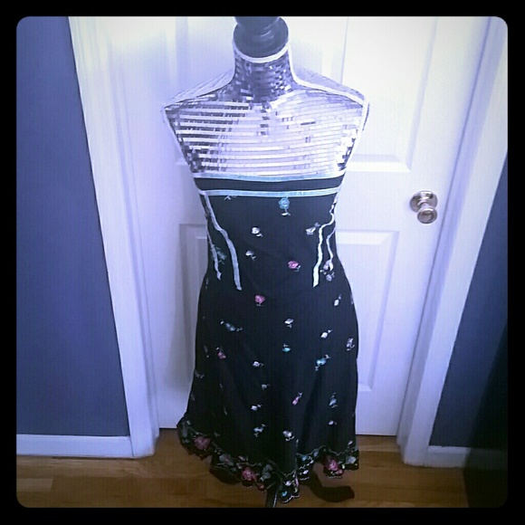 * Sale* Black embroidered strapless dress