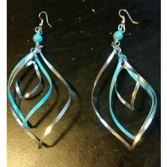 Earings - Picture 1 of 1