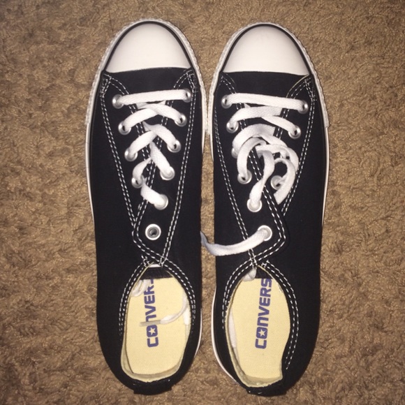 BRAND NEW Black low top Converse