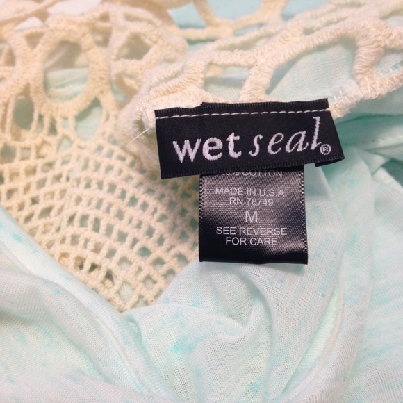 💥HP!💥Crochet Back Tie Front Crop Top - Picture 3 of 4