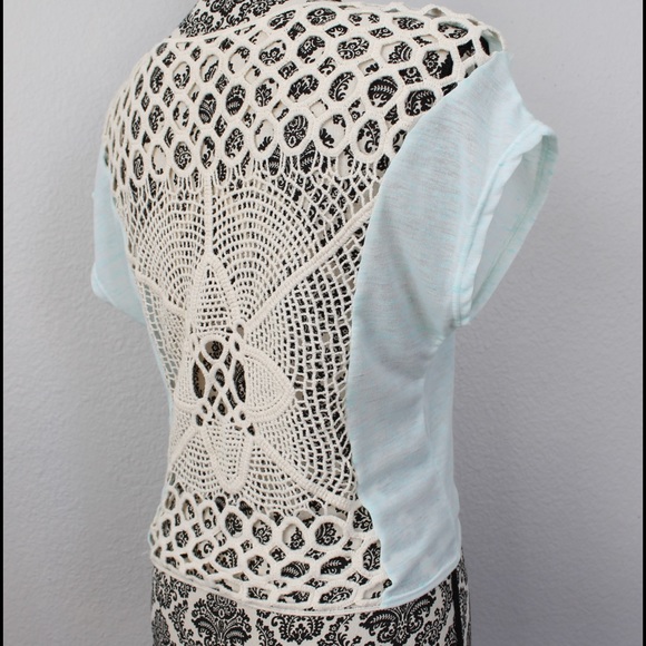 💥HP!💥Crochet Back Tie Front Crop Top - Picture 2 of 4